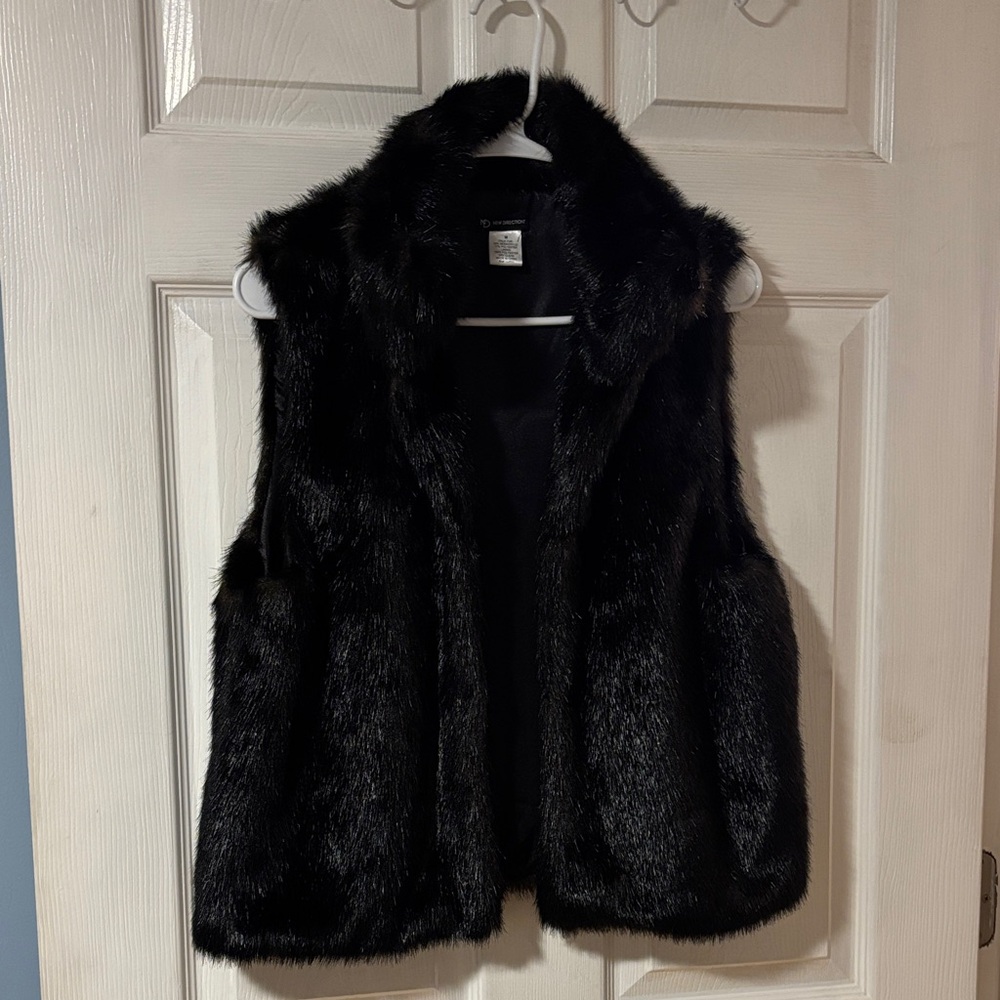 New Directions Black Faux Fur Vest M